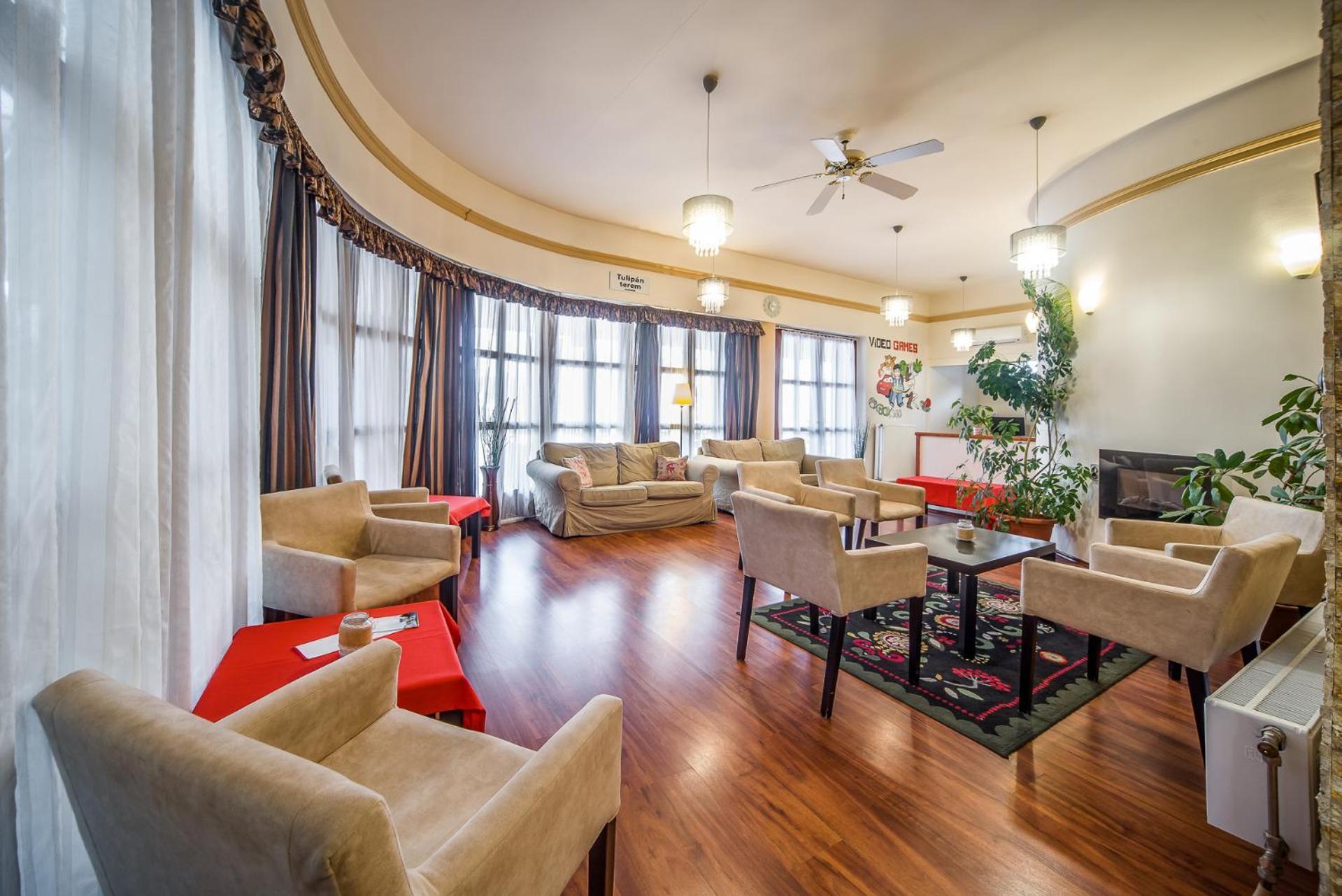 Hotel Piroska Buk Bagian luar foto