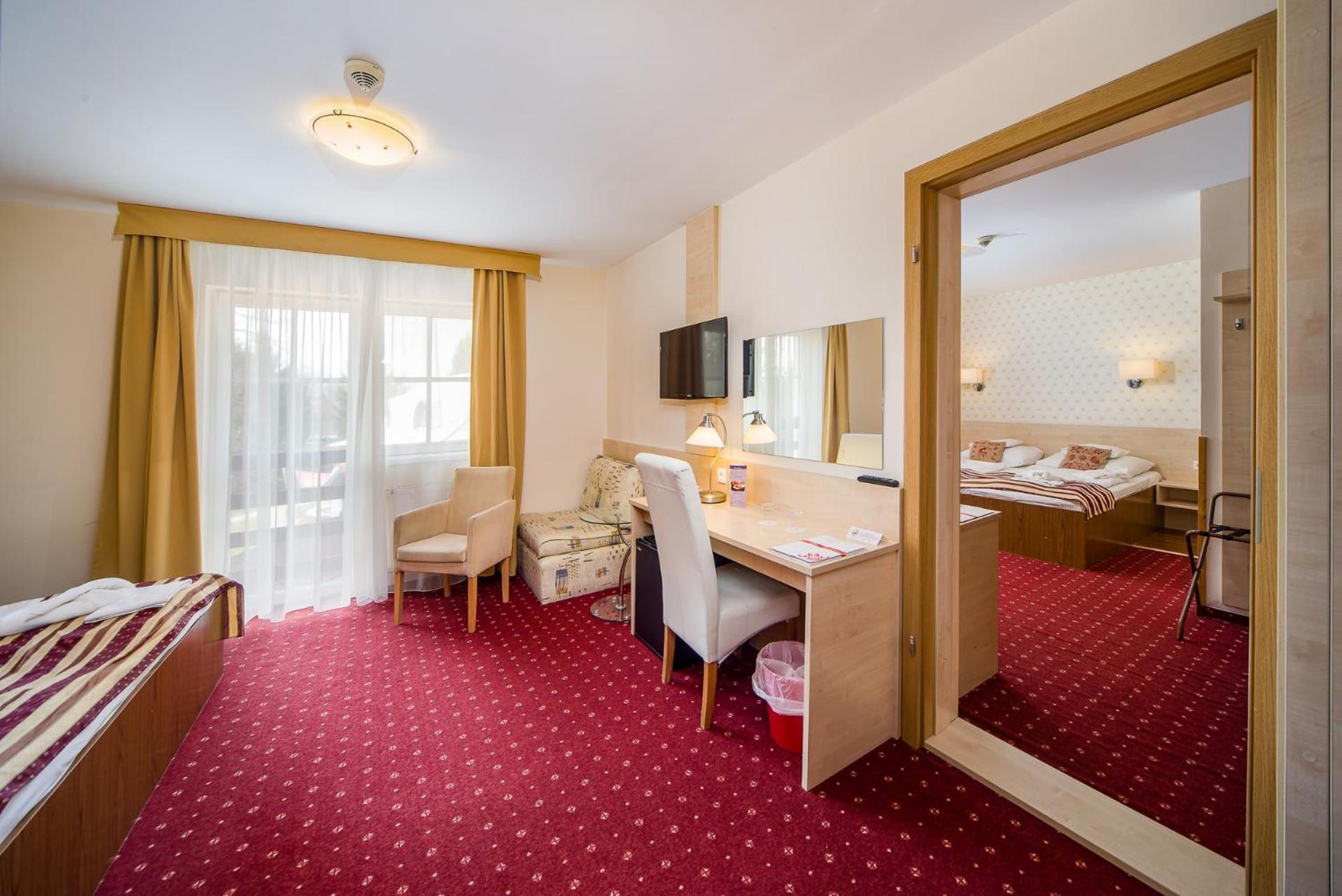Hotel Piroska Buk Bagian luar foto