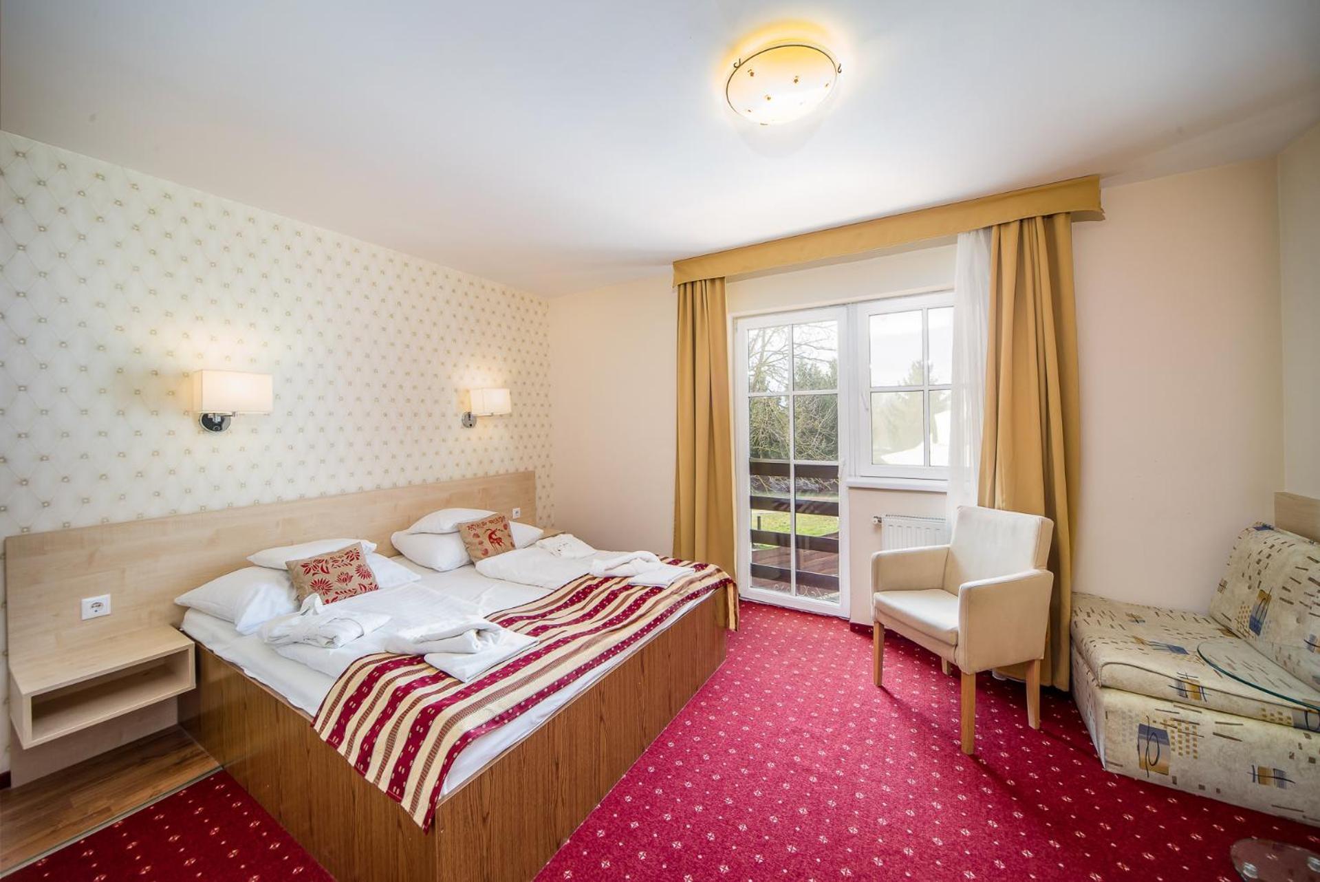 Hotel Piroska Buk Bagian luar foto