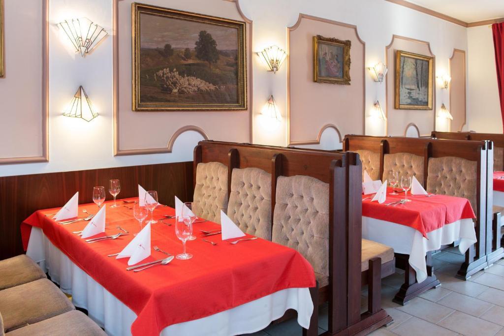Hotel Piroska Buk Bagian luar foto