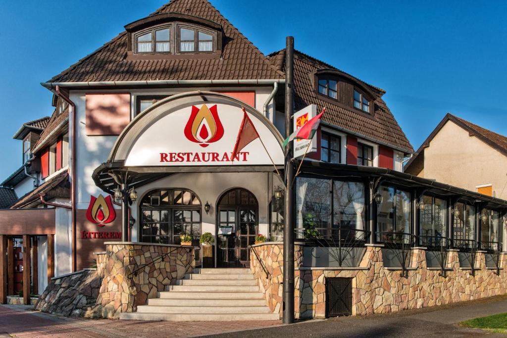 Hotel Piroska Buk Bagian luar foto