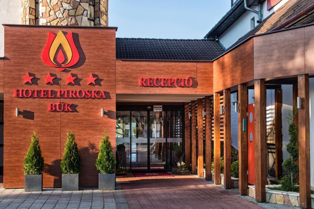 Hotel Piroska Buk Bagian luar foto